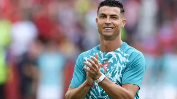 Cristiano Ronaldo ritkán látott fia egy az egyben apja klónja: a 16 éves éves Cristiano Jr. kiköpött mása a focistának Cristiano Ronaldo ritkán látott fia egy az egyben apja klónja: a 16 éves éves Cristiano Jr. kiköpött mása a focistának