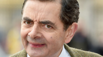 Ő Mr. Bean ritkán látott lánya: a 30 éves Lily elképesztően szép nővé érett, kicsit sem hasonlít édesapjára