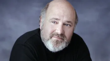 Gyászol a fél világ: otthonában gyilkolták meg a leghíresebb Stephen King-film rendezőjét Gyászol a fél világ: otthonában gyilkolták meg a leghíresebb Stephen King-film rendezőjét