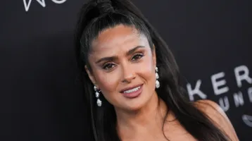 Salma Hayek bőre 59 évesen is sima és ránctalan: mindezt ennek az egy összetevőnek köszönheti