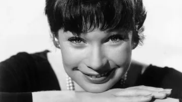 91 évesen már felismerhetetlen a legendás Oscar-díjas színésznő: fiatalon bálványozták őt a férfiak 91 évesen már felismerhetetlen a legendás Oscar-díjas színésznő: fiatalon bálványozták őt a férfiak