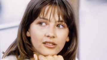 Tinisztárból igazi francia hölgy: így néz ki most Sophie Marceau, a Házibuli sztárja 60 évesen