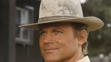 El sem fogod hinni, hogy néz ki a 87 éves Terence Hill: meglepő fotó látott napvilágot a világsztárról 