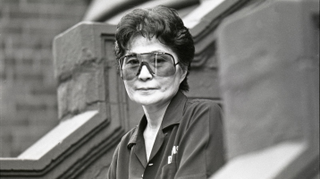 Így tölti mindennapjait a 93 éves Yoko Ono: John Lennon özvegye teljesen visszavonult a külvilágtól